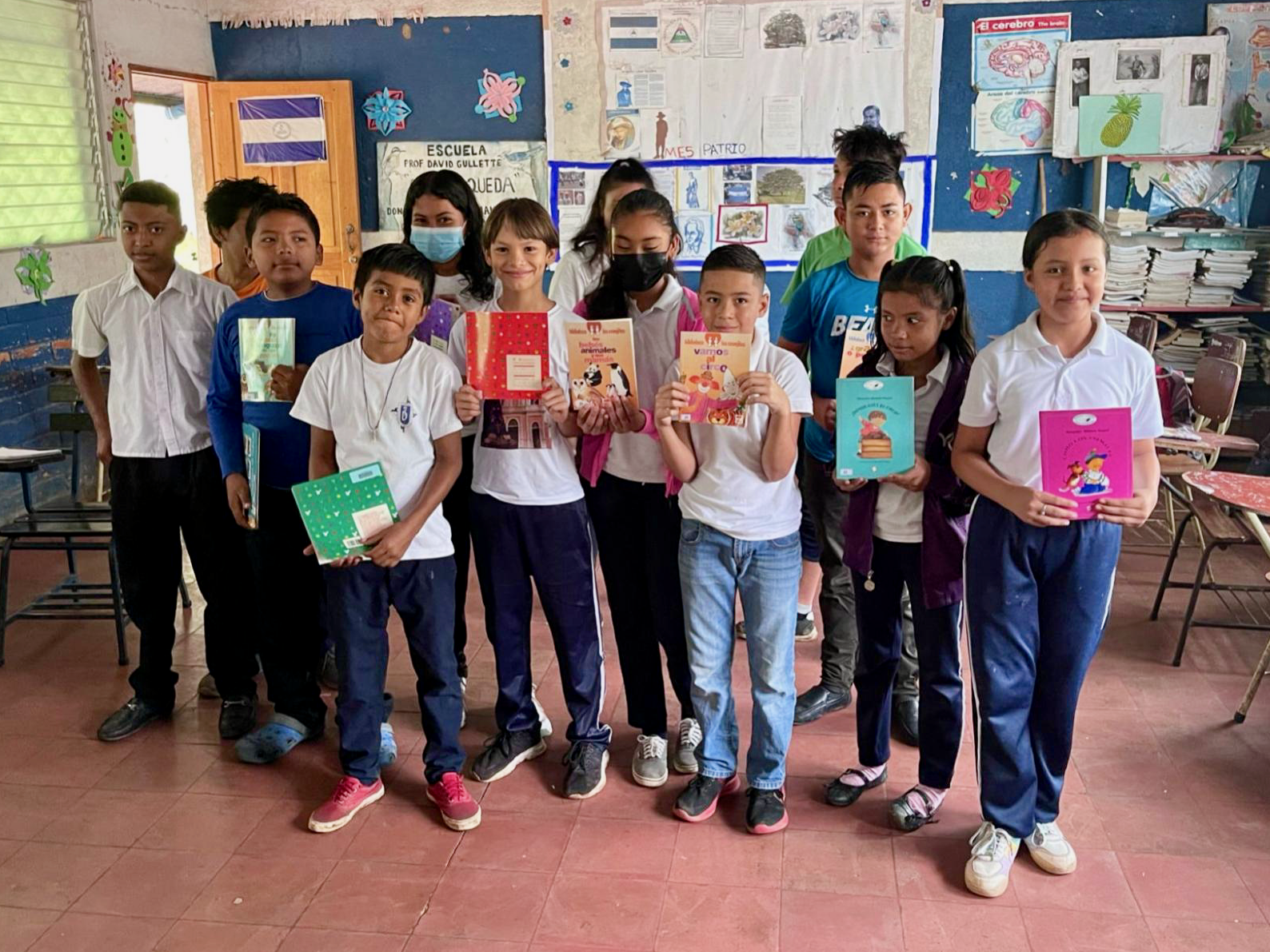 Students showcase their books at the Cebadilla Satellite Library
